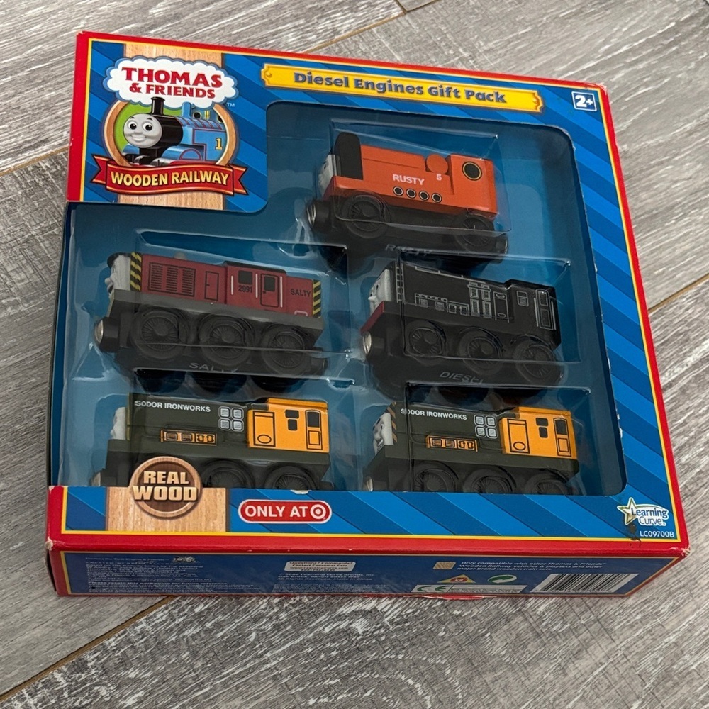 NIB Diesel Engines Gift Pack 2008 - Picture 9 of 9